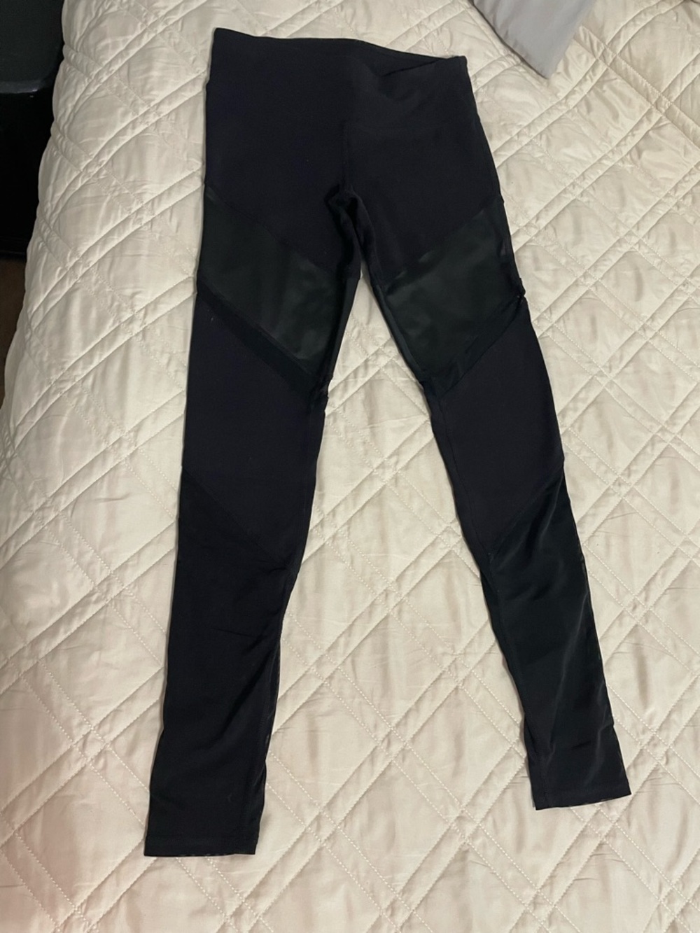 ALO Yoga Black High-Waist Leggings with mesh